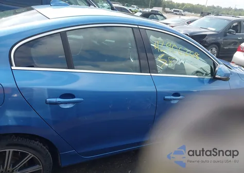 2014 Volvo S60 T5 из США, поврежденный, VIN YV1612FS8E2278923